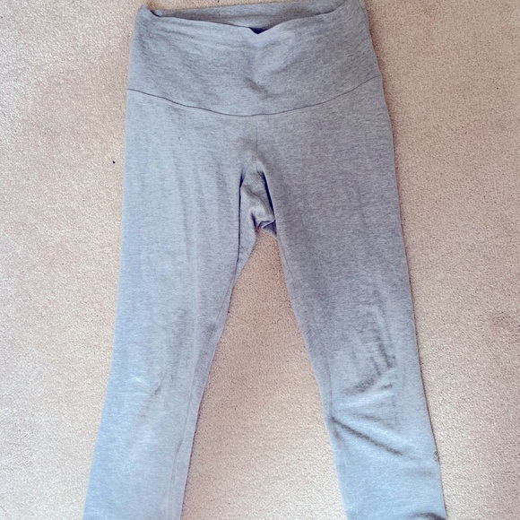 LULULEMON wonder under crops! - Picture 1 of 3